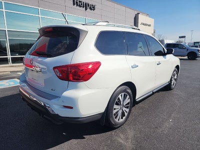 2017 Nissan Pathfinder SV