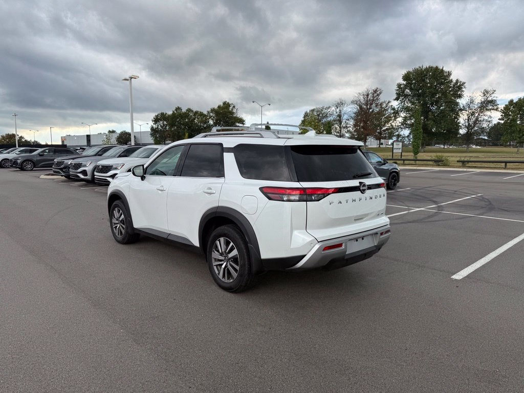 2025 Nissan Pathfinder SL