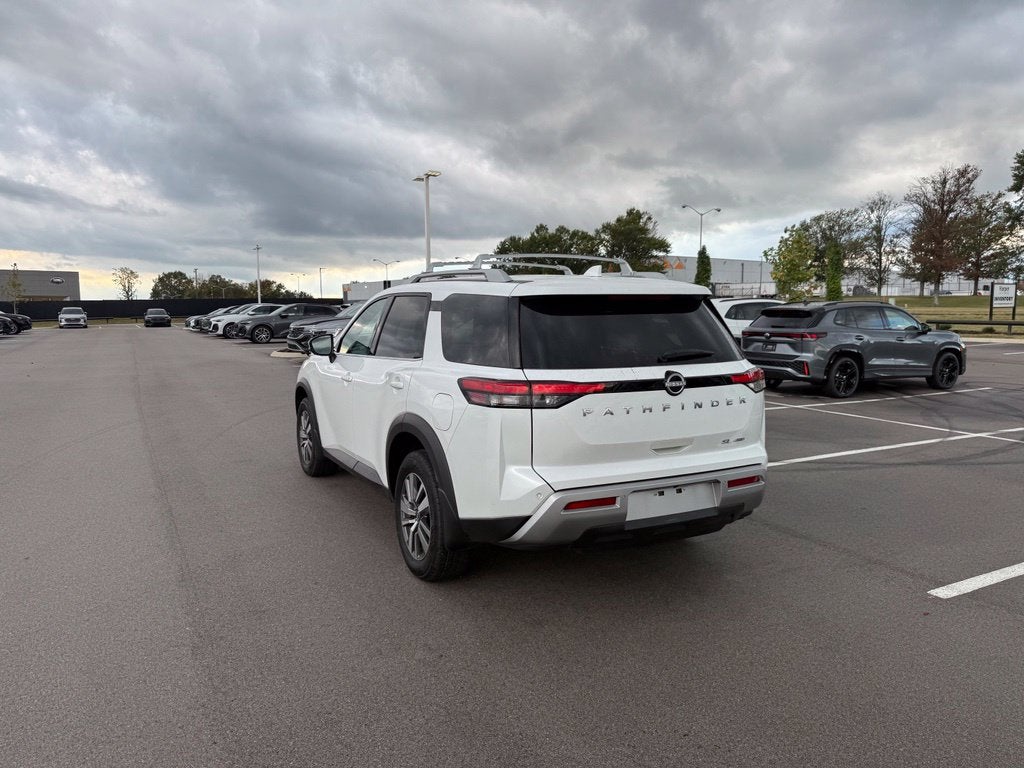 2025 Nissan Pathfinder SL