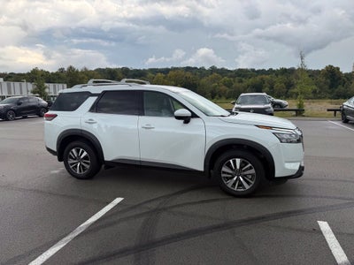 2025 Nissan Pathfinder SL