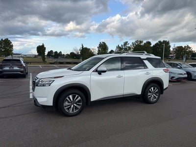 2025 Nissan Pathfinder SL