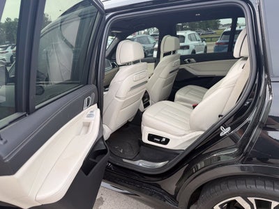 2025 BMW X7 xDrive40i
