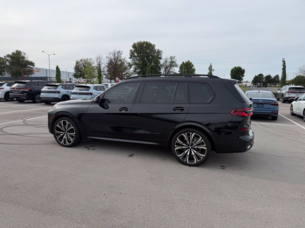 2025 BMW X7 xDrive40i