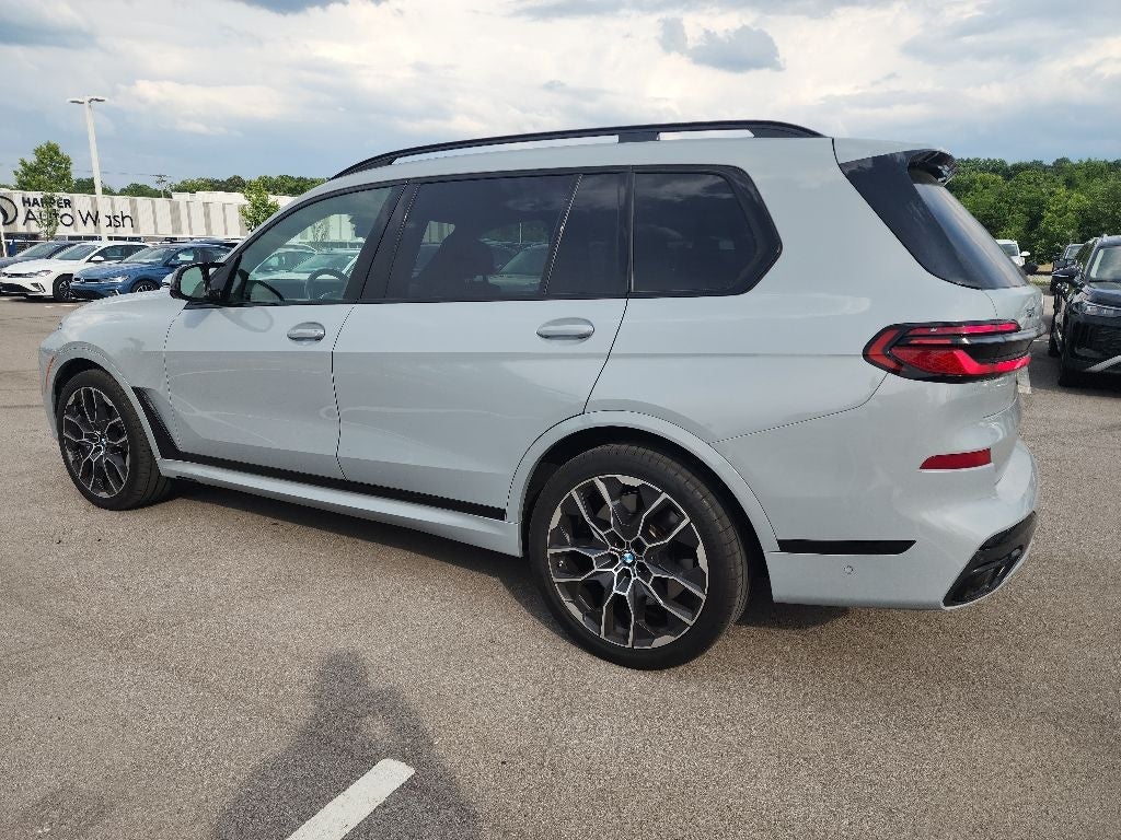 2024 BMW X7 M60i