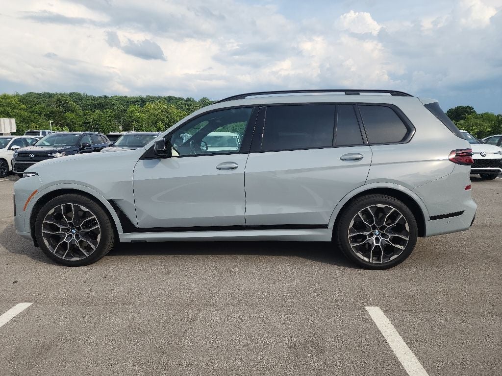 2024 BMW X7 M60i