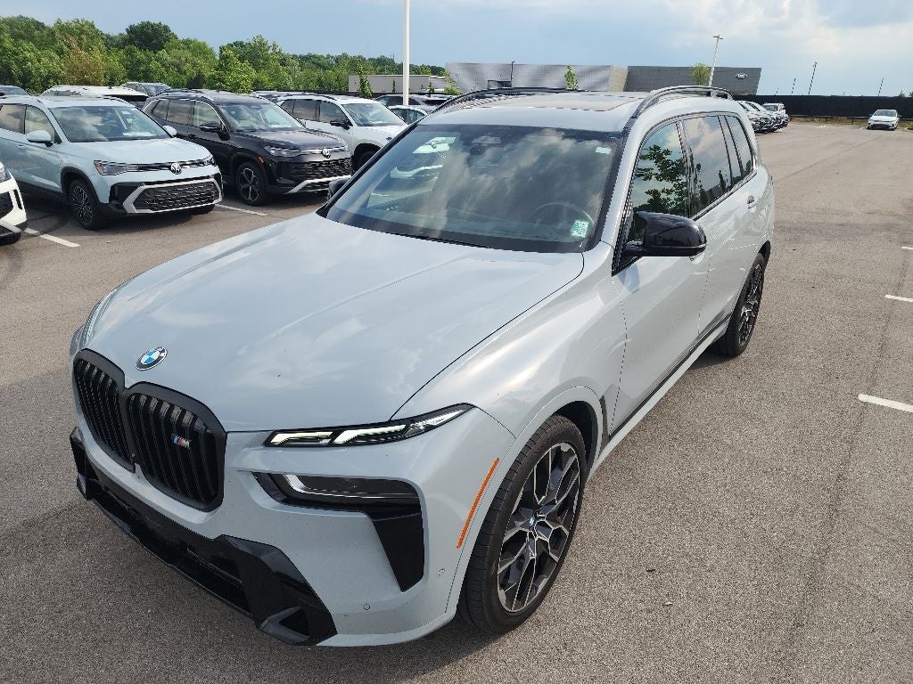 2024 BMW X7 M60i