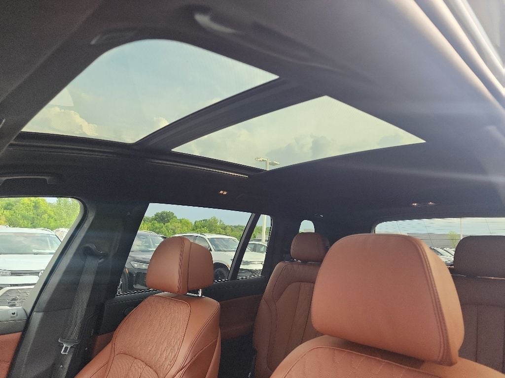 2024 BMW X7 M60i