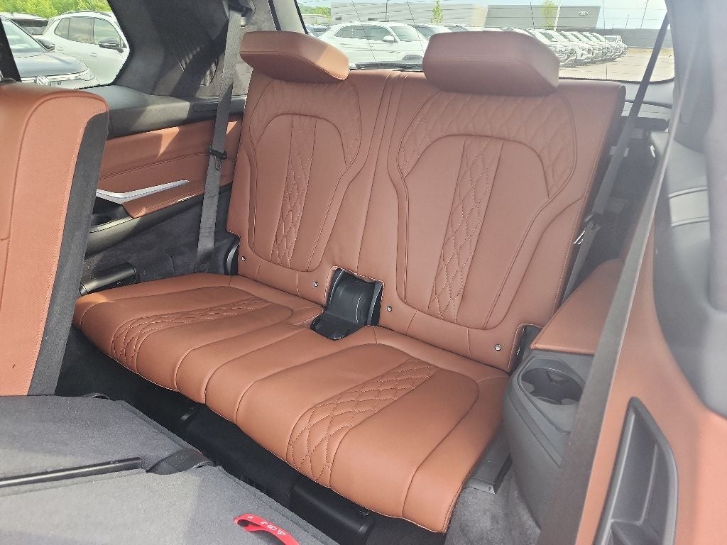 2024 BMW X7 M60i