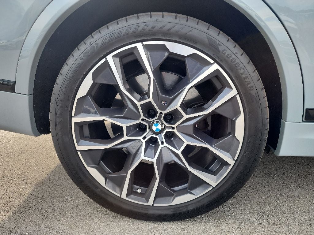 2024 BMW X7 M60i