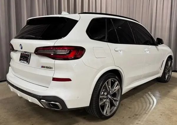 2022 BMW X5 M50i