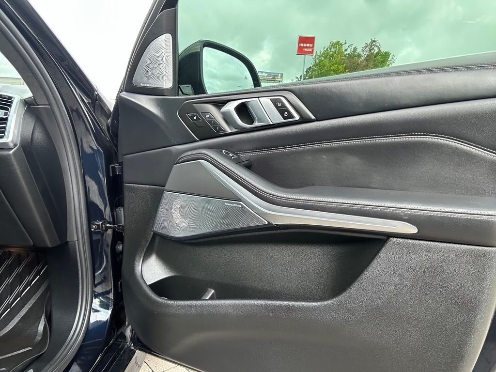 2020 BMW X5 M50i