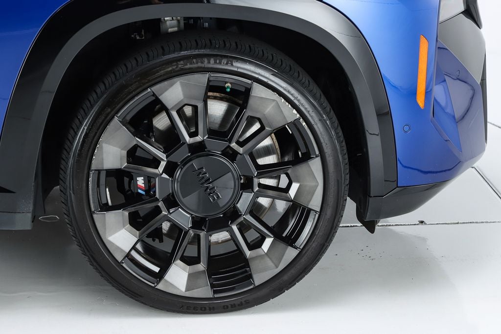 2023 BMW XM Base