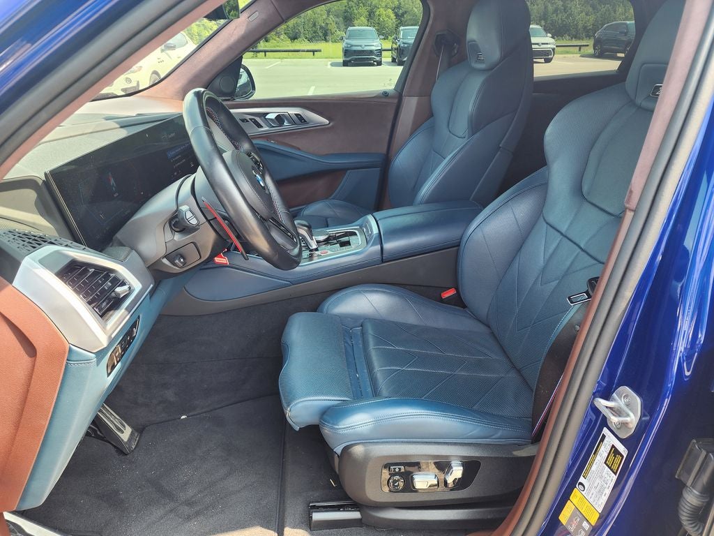 2023 BMW XM Base