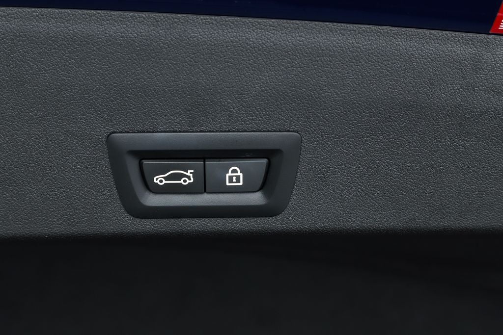 2023 BMW XM Base