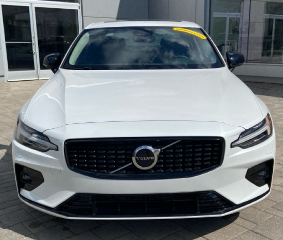 2024 Volvo S60 B5 Core Dark Theme