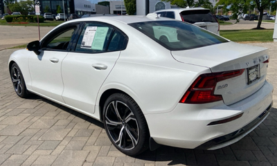 2024 Volvo S60 B5 Core Dark Theme