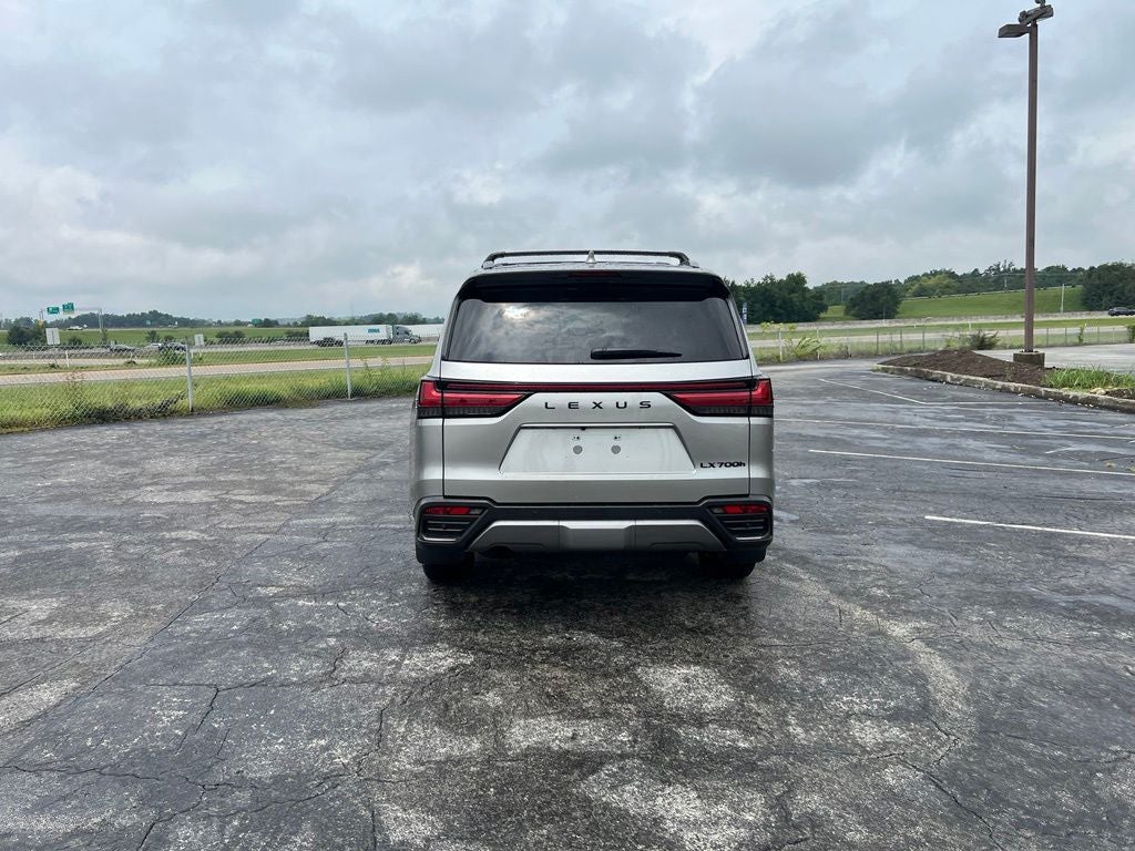 2025 Lexus LX 700h Luxury