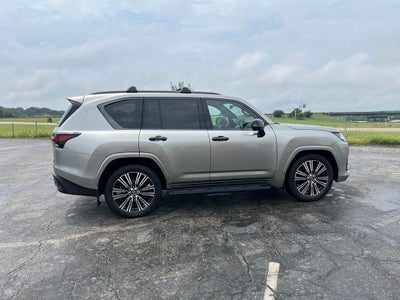 2025 Lexus LX 700h Luxury