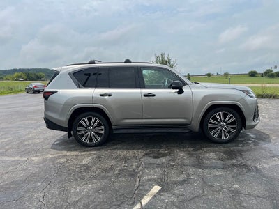 2025 Lexus LX 700h Luxury