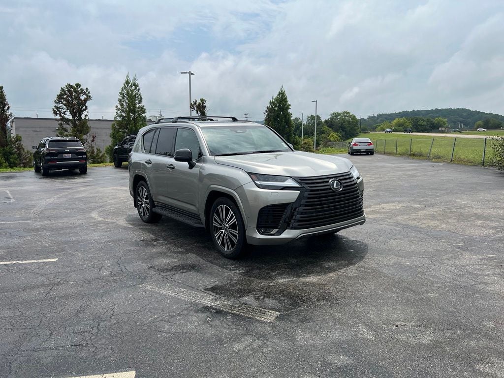2025 Lexus LX 700h Luxury