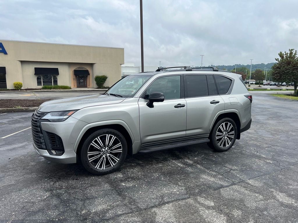 2025 Lexus LX 700h Luxury
