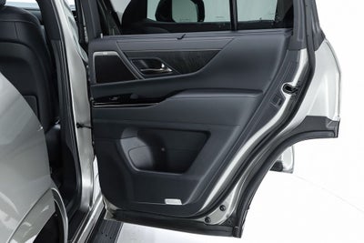 2025 Lexus LX 700h Luxury