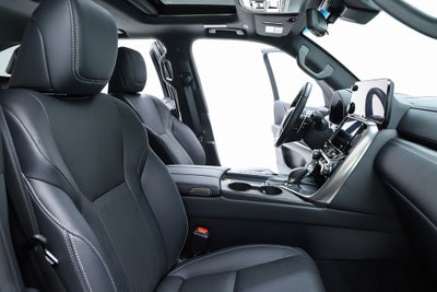 2025 Lexus LX 700h Luxury