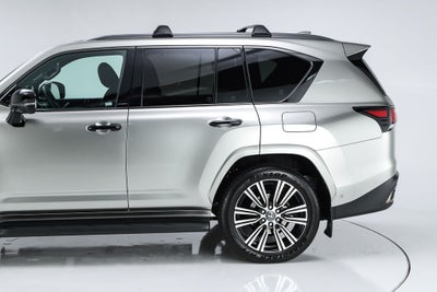 2025 Lexus LX 700h Luxury