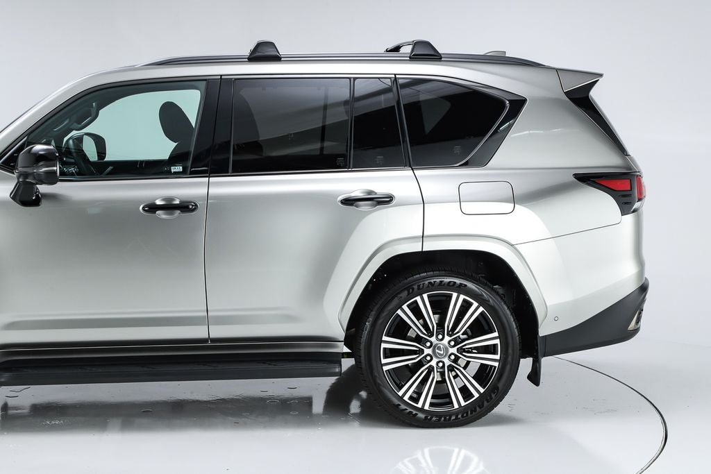 2025 Lexus LX 700h Luxury