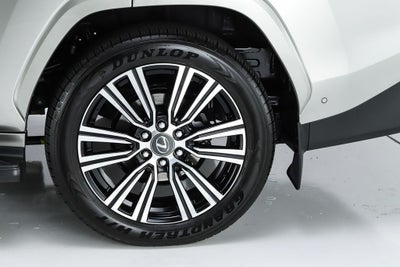 2025 Lexus LX 700h Luxury