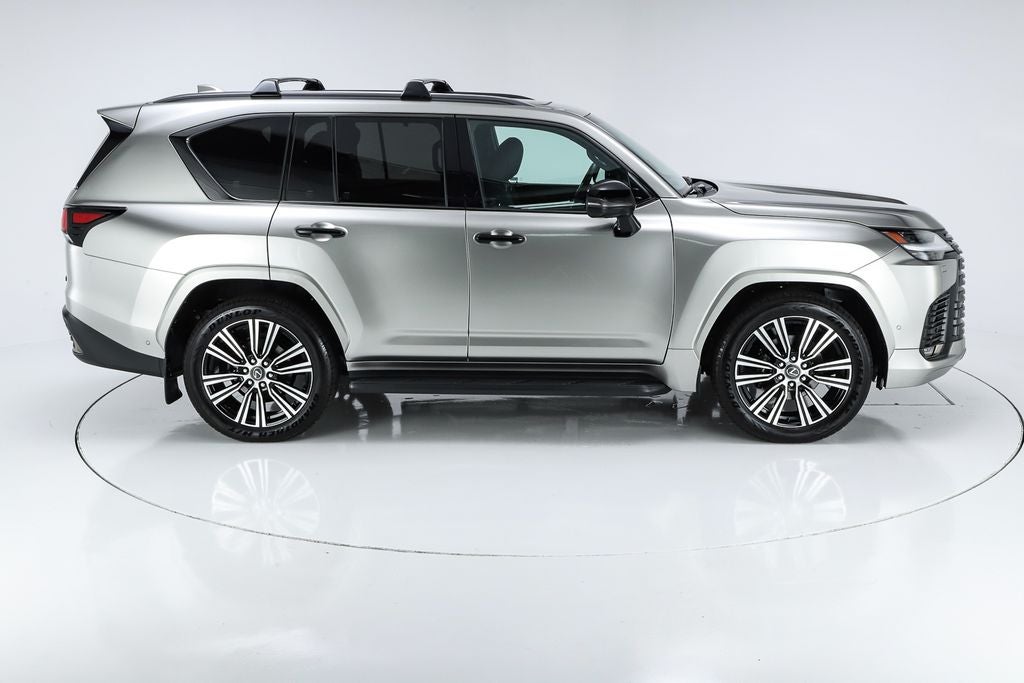 2025 Lexus LX 700h Luxury