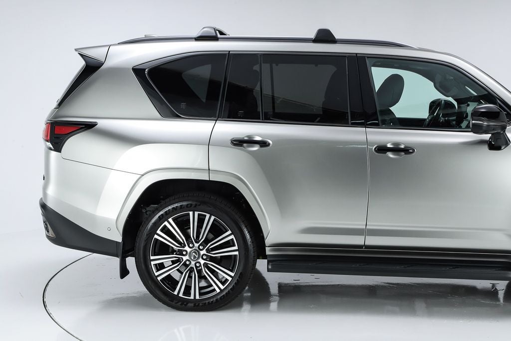 2025 Lexus LX 700h Luxury