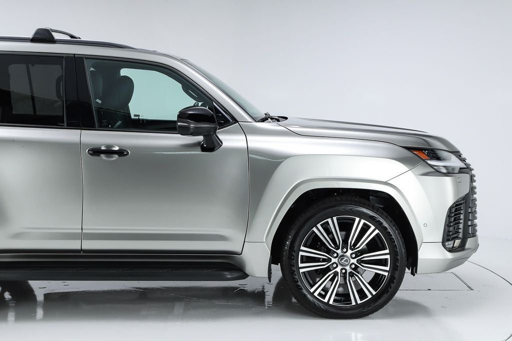 2025 Lexus LX 700h Luxury