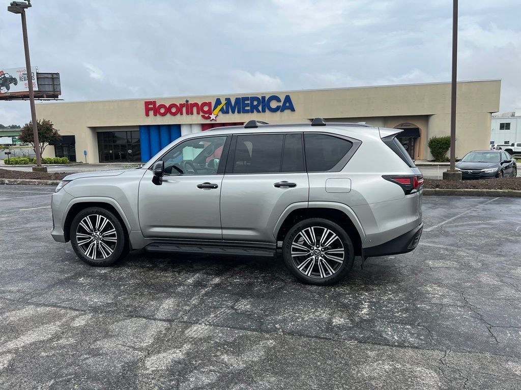 2025 Lexus LX 700h Luxury