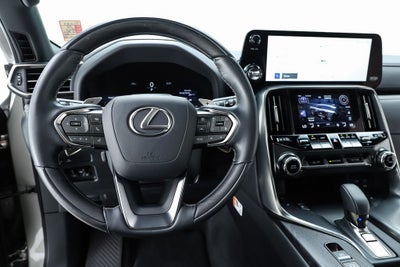 2025 Lexus LX 700h Luxury