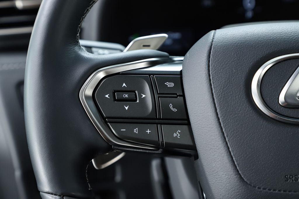 2025 Lexus LX 700h Luxury