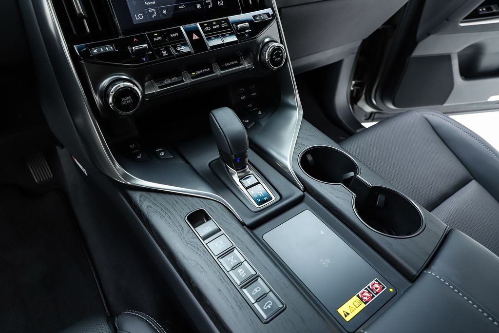 2025 Lexus LX 700h Luxury