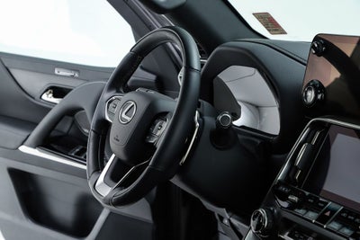 2025 Lexus LX 700h Luxury