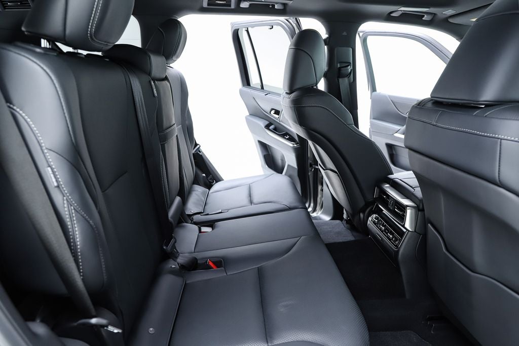 2025 Lexus LX 700h Luxury
