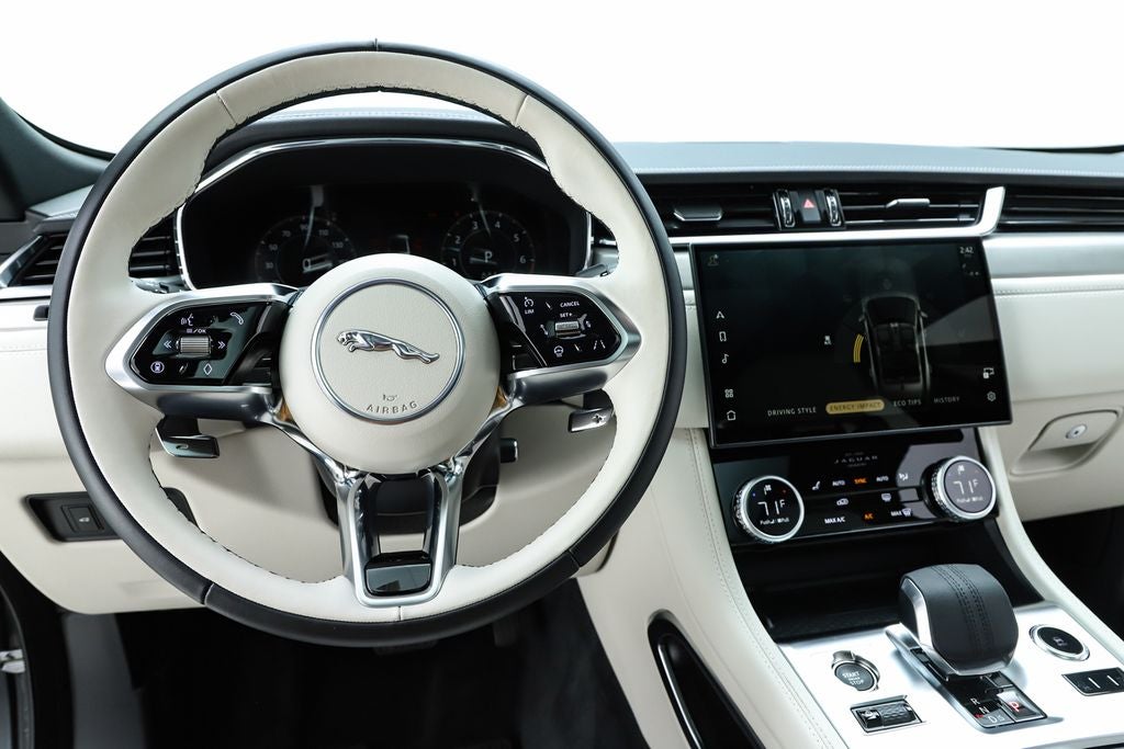 2025 Jaguar F-PACE P250 R-Dynamic S