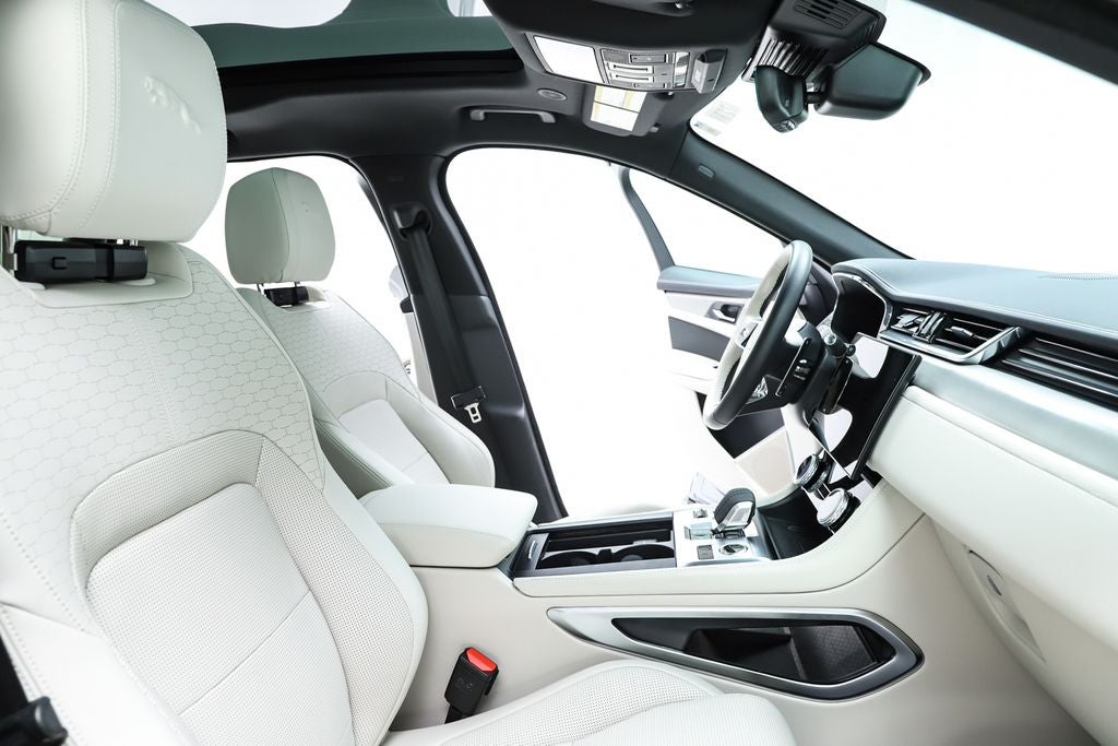 2025 Jaguar F-PACE P250 R-Dynamic S