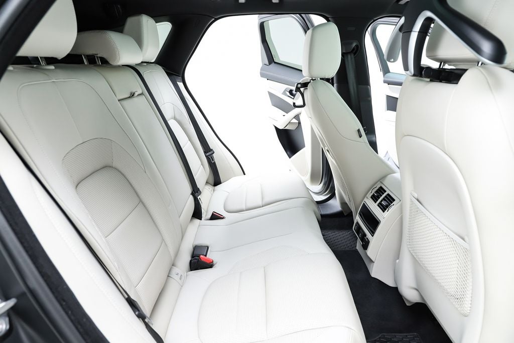 2025 Jaguar F-PACE P250 R-Dynamic S