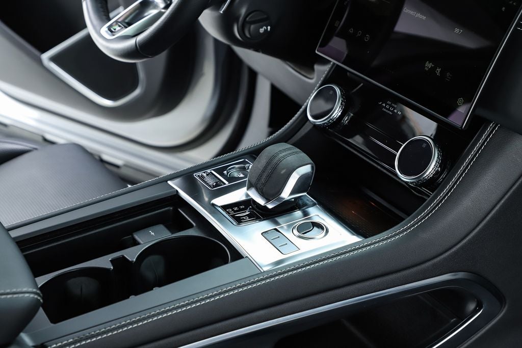 2023 Jaguar F-PACE P400 R-Dynamic S