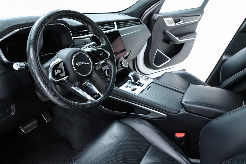 2022 Jaguar F-PACE SVR