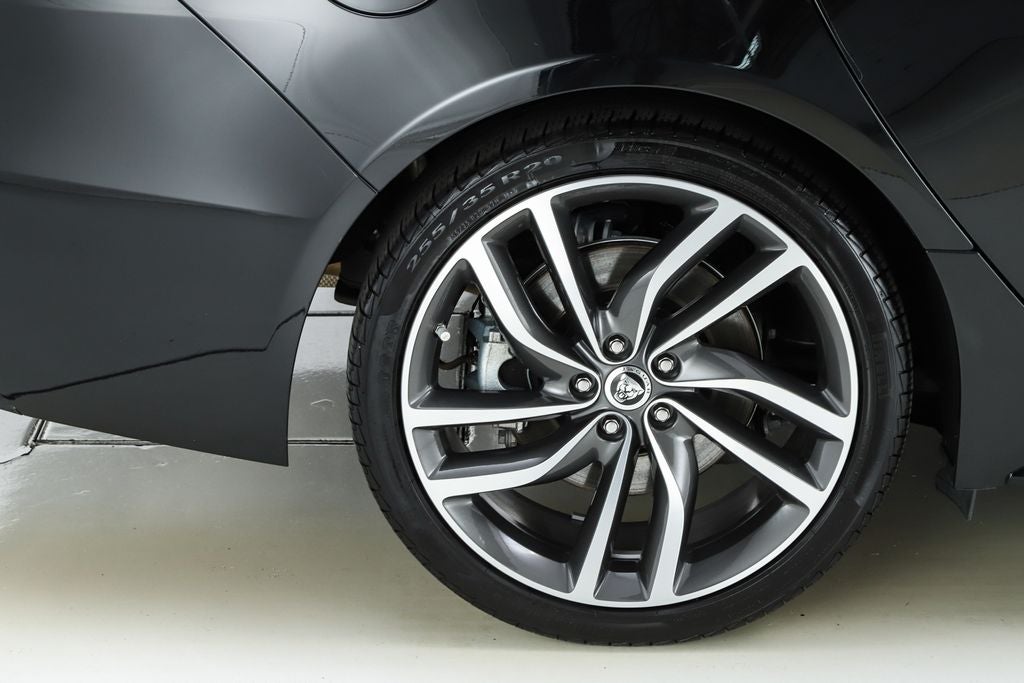 2024 Jaguar XF R-Dynamic SE