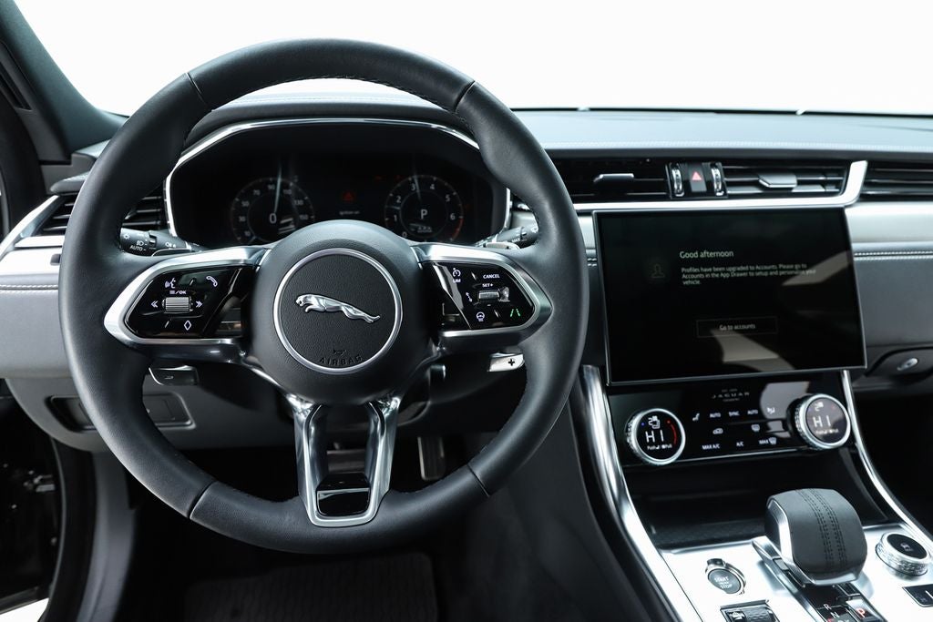 2024 Jaguar XF R-Dynamic SE