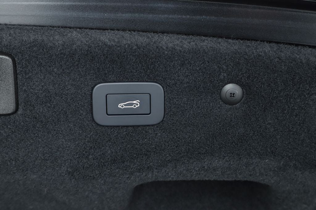 2024 Jaguar XF R-Dynamic SE