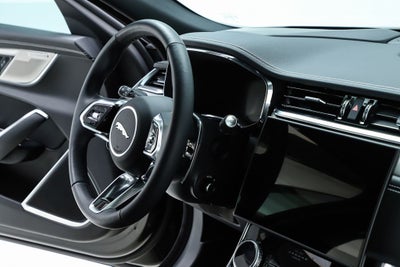 2024 Jaguar XF R-Dynamic SE