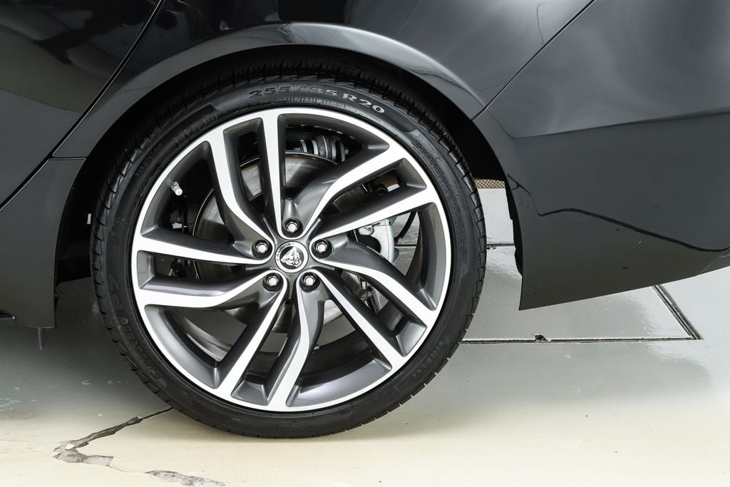 2024 Jaguar XF R-Dynamic SE