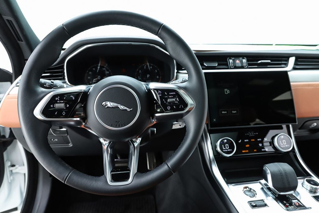 2024 Jaguar XF R-Dynamic SE